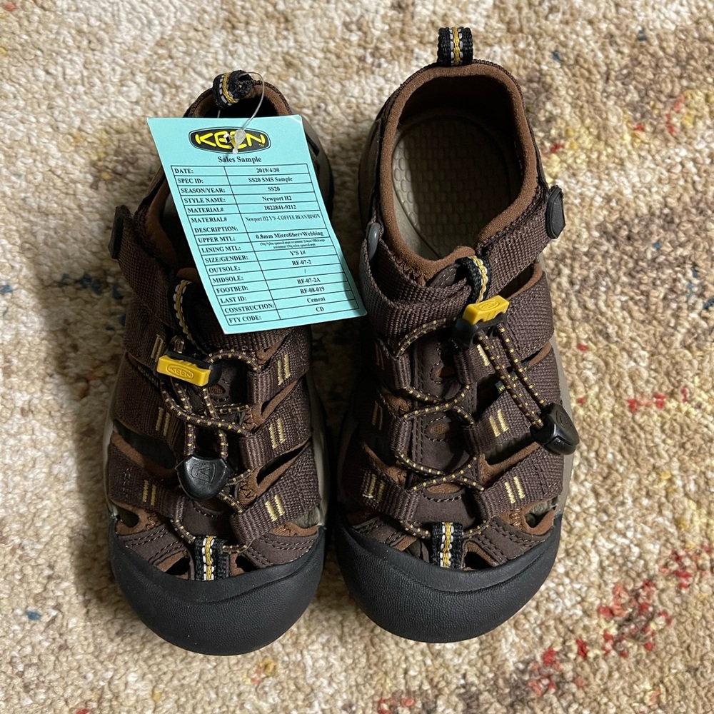 new keen sandals size 1y